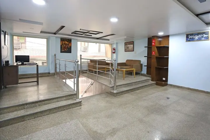 Нью-Дели: OYO 10048 Hotel Aditya Inn