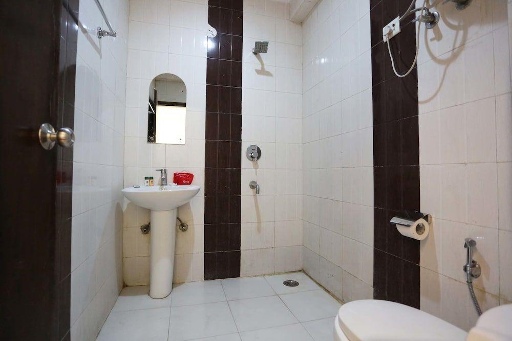 Нью-Дели: OYO 10048 Hotel Aditya Inn