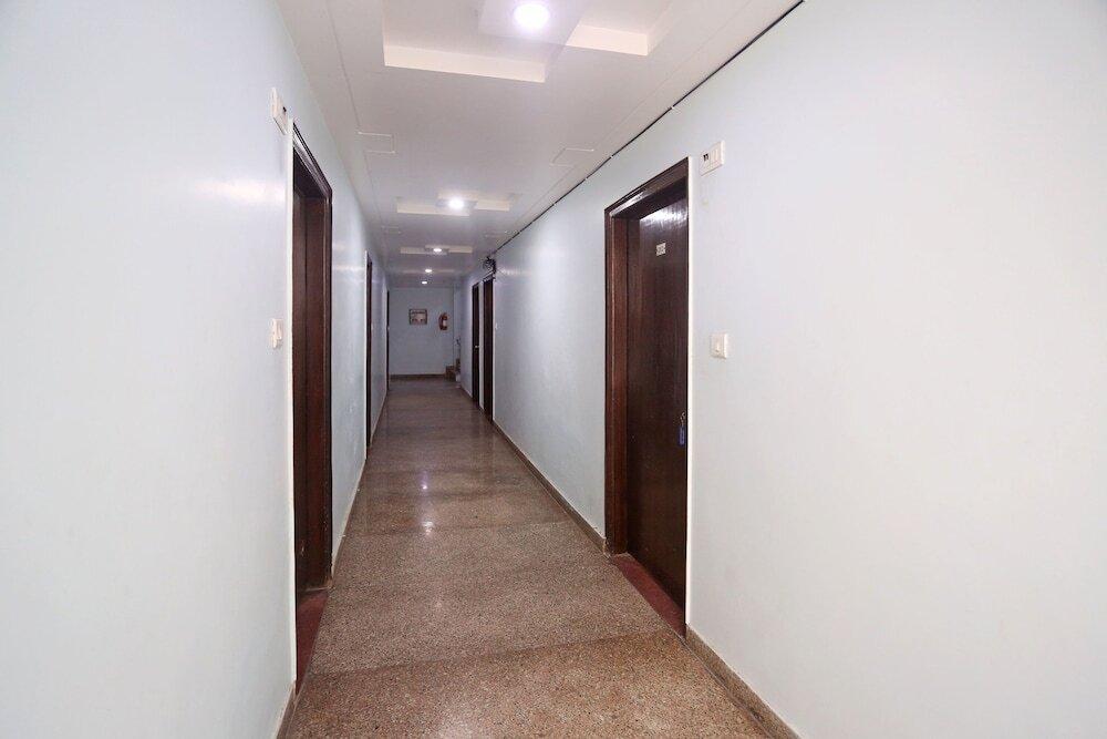 Нью-Дели: OYO 10048 Hotel Aditya Inn