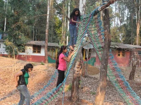 Колхапур: Hornbill Deluxe Hill Resort, Amba Ghat