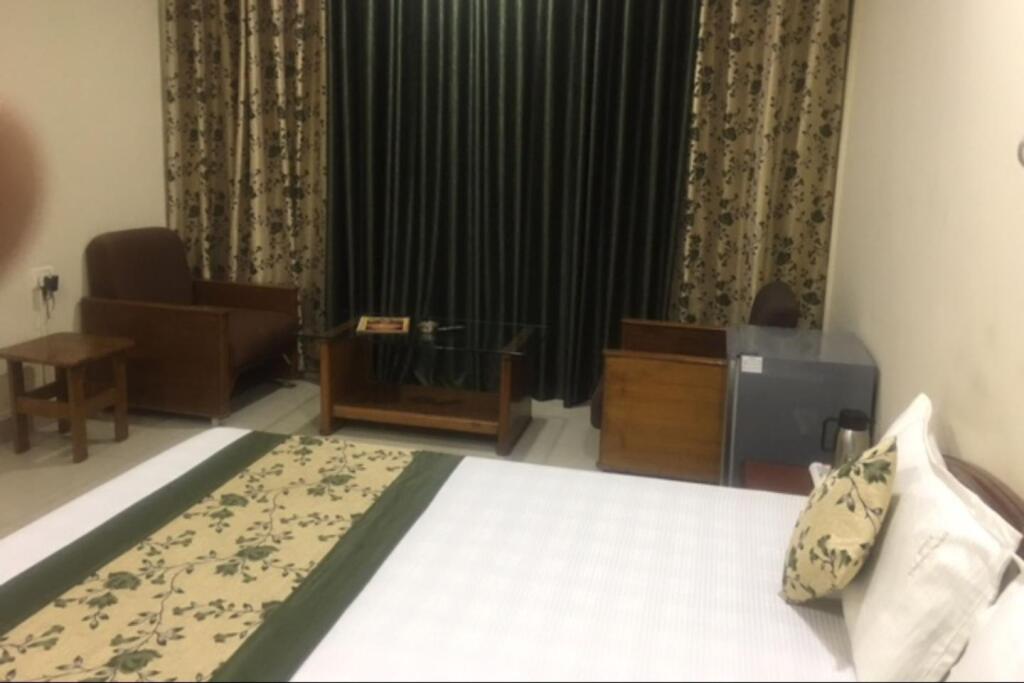 Бедагхат: Hotel Shikhar Palace