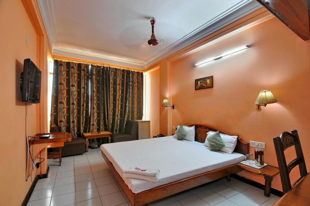 Бедагхат: Hotel Shikhar Palace