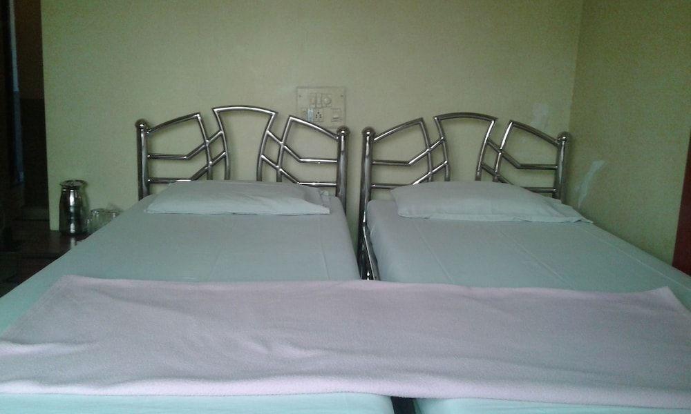 Мумбаи: Hotel Popular Palace