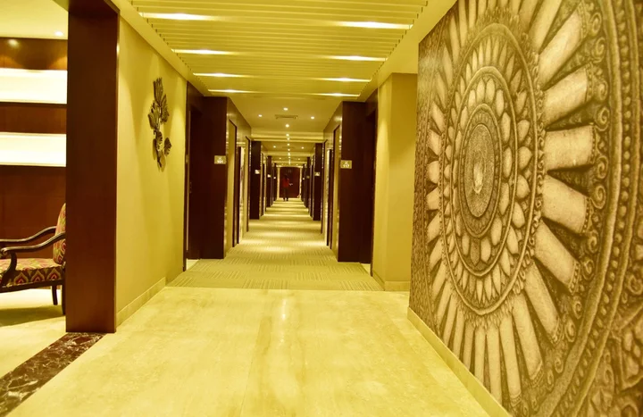 Наинитал: Season Hotel