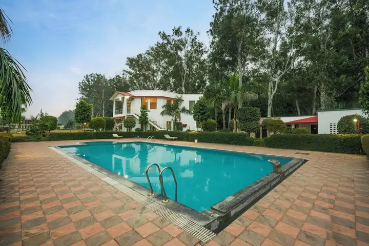 Наинитал: Corbett Holiday Forest Resort