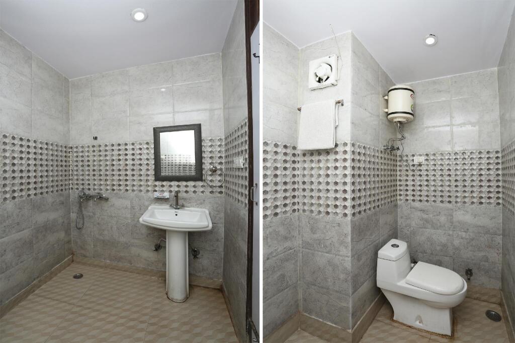 Газиабад: OYO 30107 Hotel Black Stone