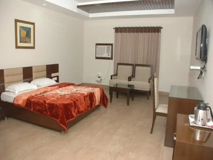 Джаландхар: Hotel Amans Inn