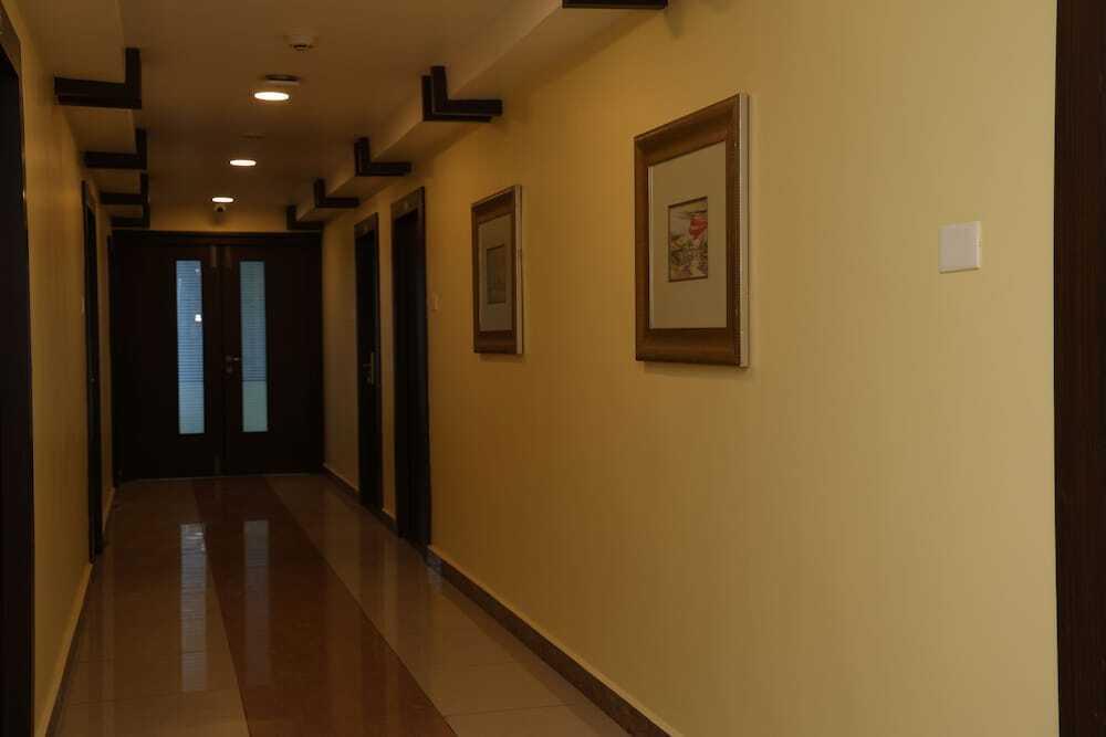 Палани: Abirami Residency