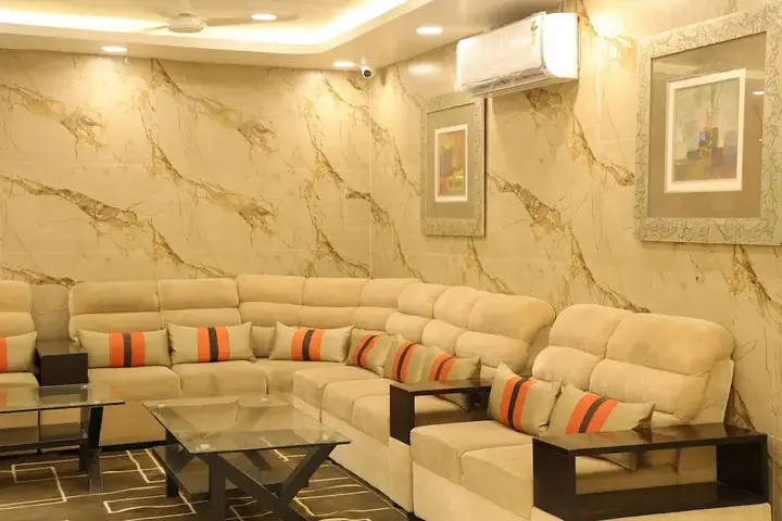 Палани: Abirami Residency