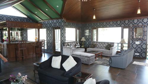 Солан: Villa Mountain Crest