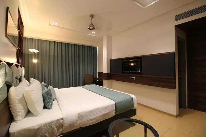 Киим: Hotel Maple IVY