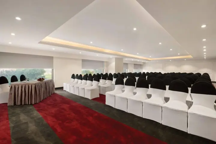 Агра: Ramada Plaza by Wyndham Agra