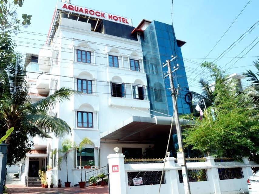 Тируванантапурам: Aquarock Hotel