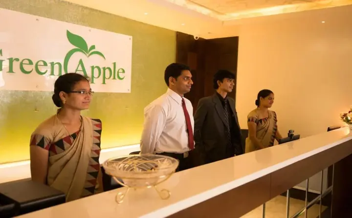 Висакхапатнам: OYO 1302 Hotel Green Apple