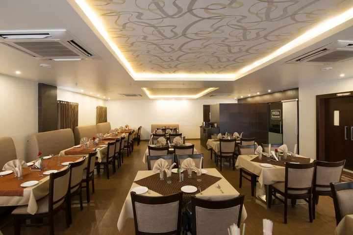 Висакхапатнам: OYO 1302 Hotel Green Apple