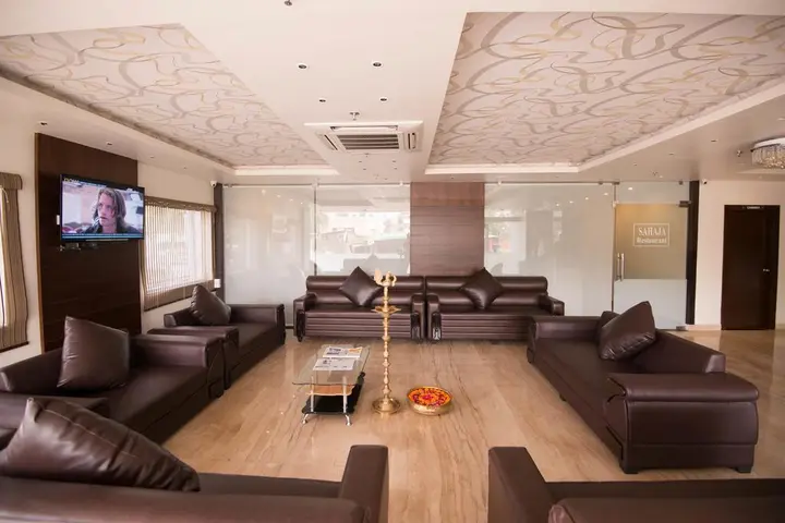Висакхапатнам: OYO 1302 Hotel Green Apple