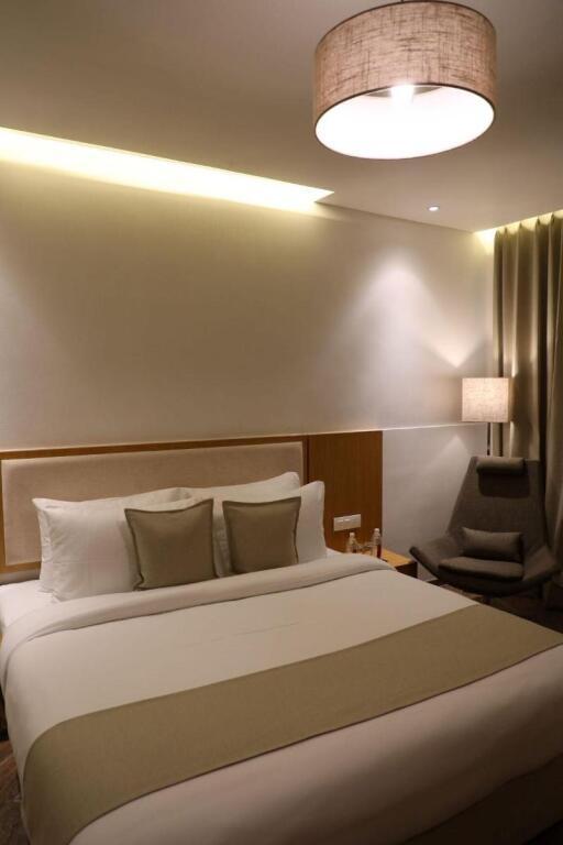 Промышленная Зона Морби: The Fern Residency Morbi