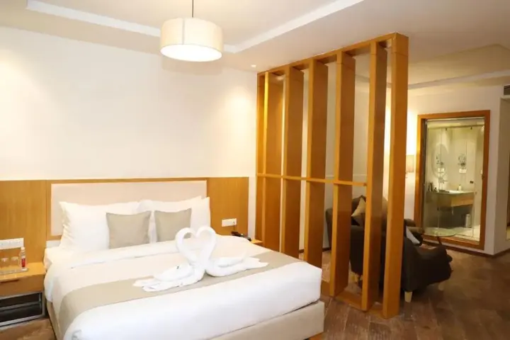Промышленная Зона Морби: The Fern Residency Morbi