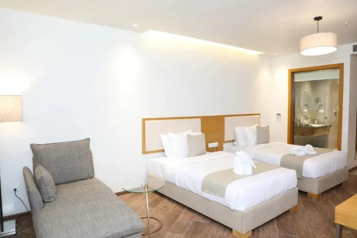 Промышленная Зона Морби: The Fern Residency Morbi