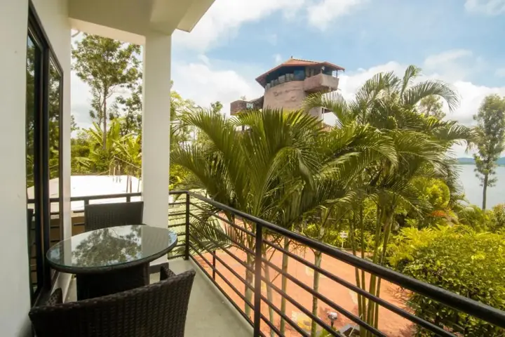 Кушалнагар: Coorg Jungle Camp Backwater Resort