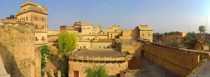 Мандава: Narayan Niwas Castle