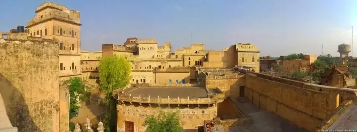 Мандава: Narayan Niwas Castle