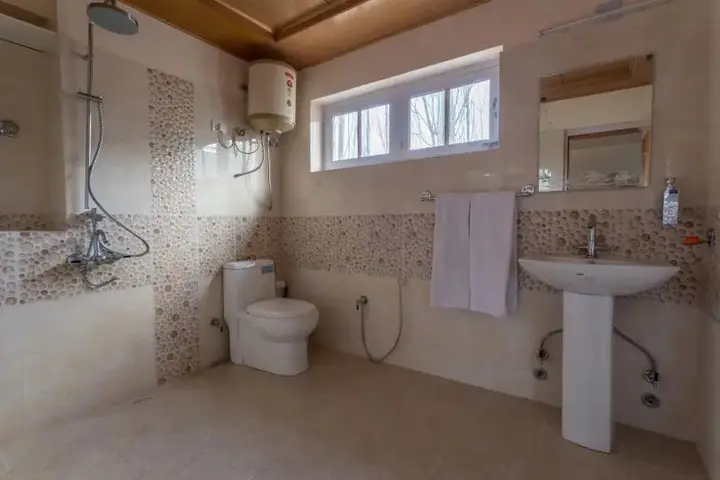Лех: New Royal Guest House