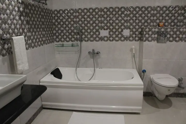 Гувахати: Hotel Royal Heritage