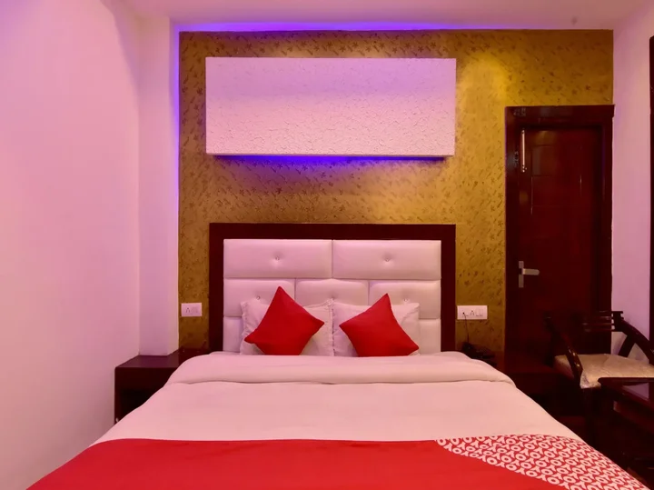 Манали: OYO 22664 Hotel Whispering River