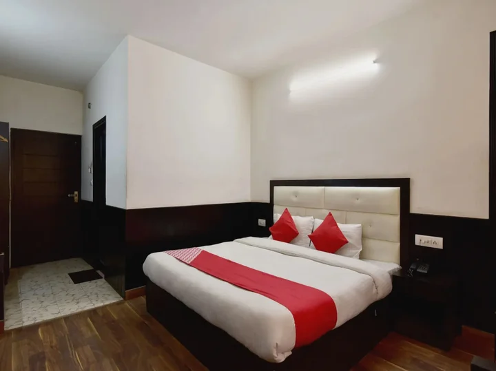 Манали: OYO 22664 Hotel Whispering River