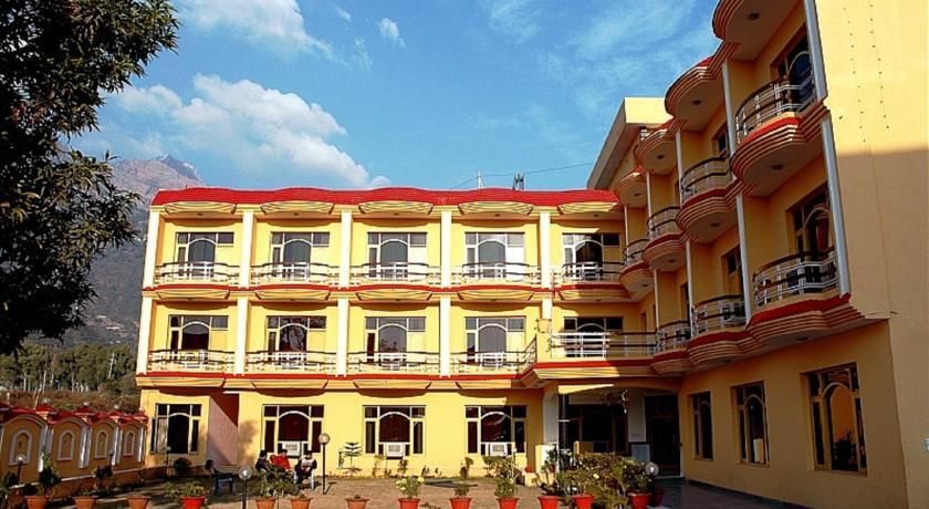 Катра: Hotel Kerni Palace