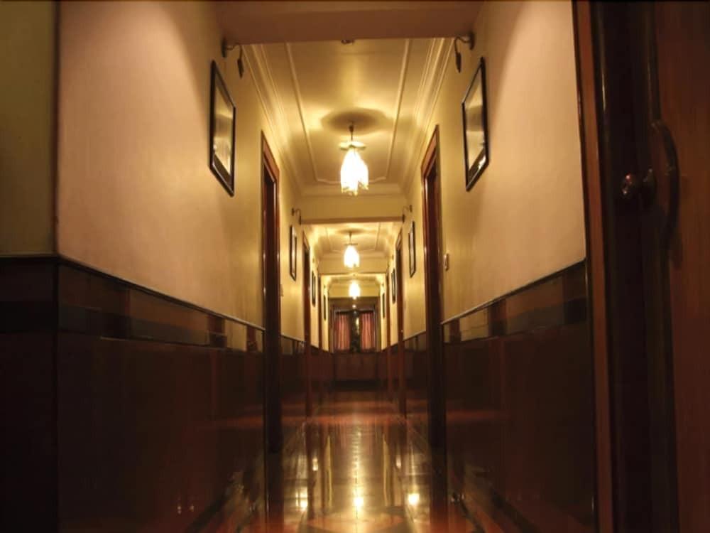 Ахмедабад: Maruti Hotel
