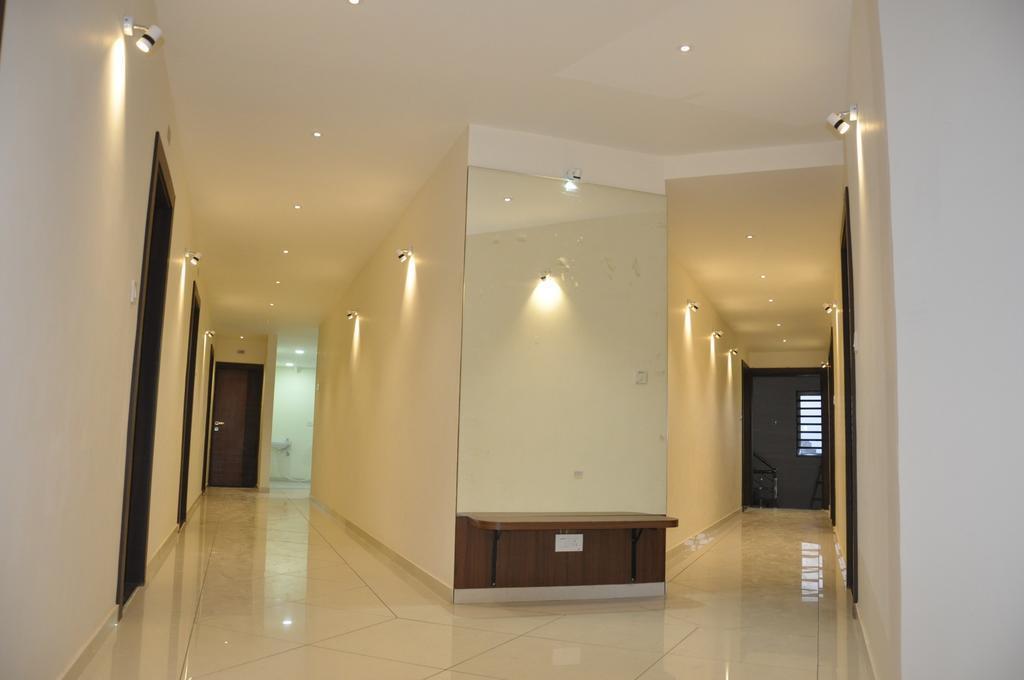 Раджкот: Shivdhara Hotel & Residence