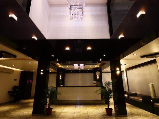 Бхаруч: Hotel Apex