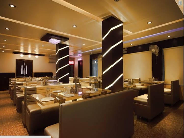 Бхаруч: Hotel Apex