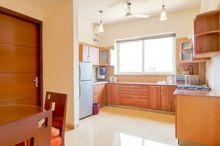 Нойда: Ahuja Residency