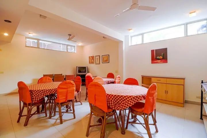 Нойда: Ahuja Residency