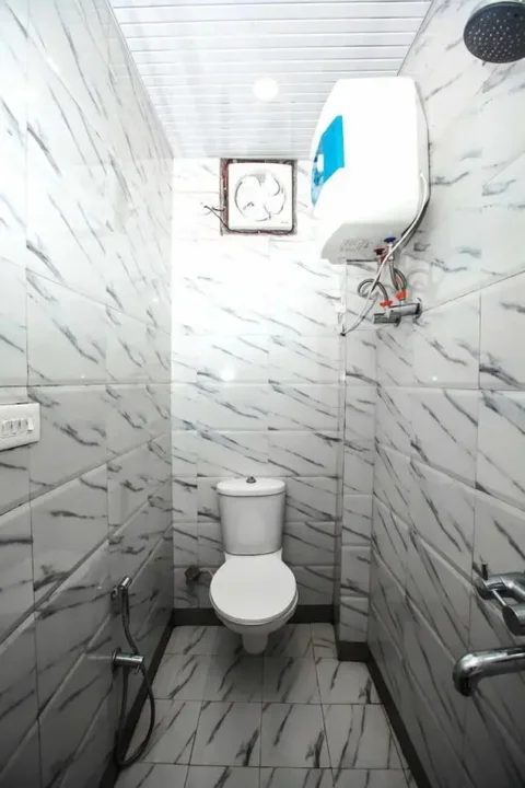 Катра: Hotel Subash