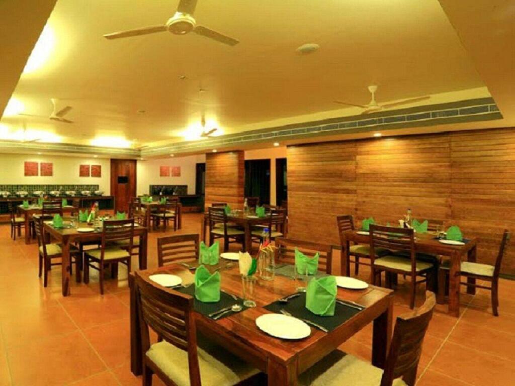 Whispering Waters Resorts Cochin — фото 3