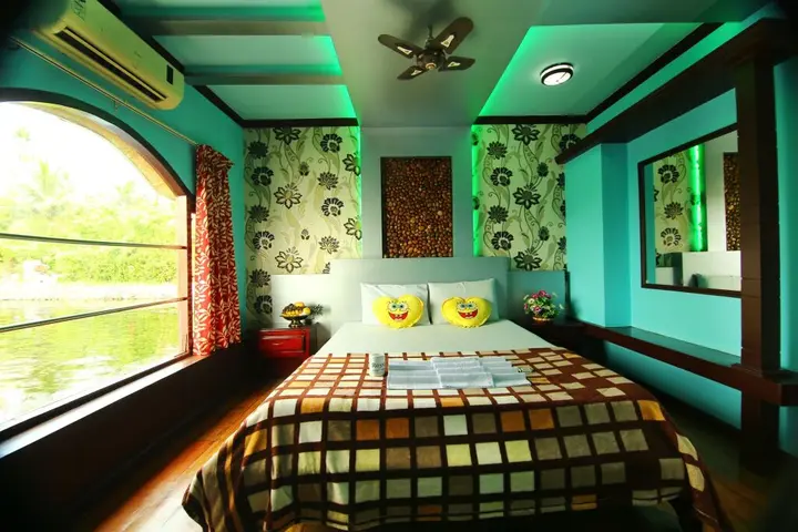 Аллеппи: Beachparadise  Daycruise houseboat
