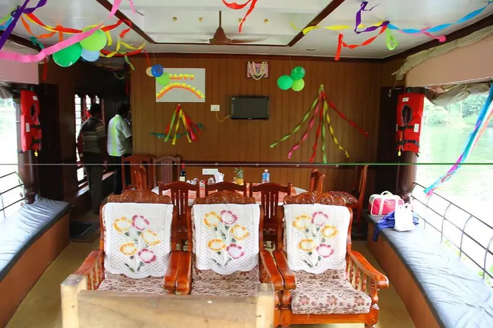 Аллеппи: Beachparadise Daycruise houseboat