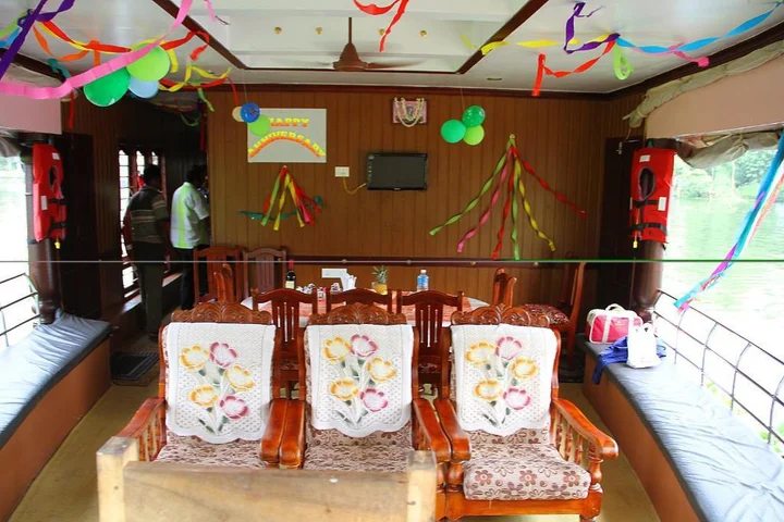 Аллеппи: Beachparadise Daycruise houseboat