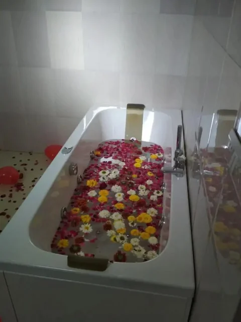 Хому: KV Hotel & Restaurant