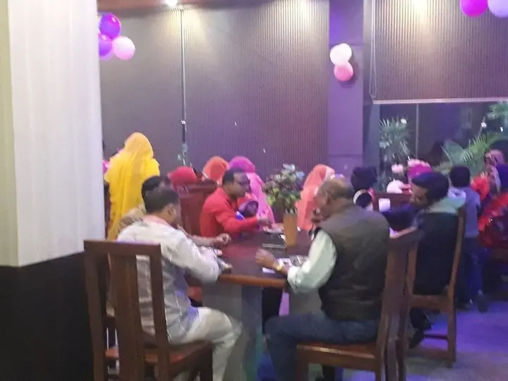 Хому: KV Hotel & Restaurant