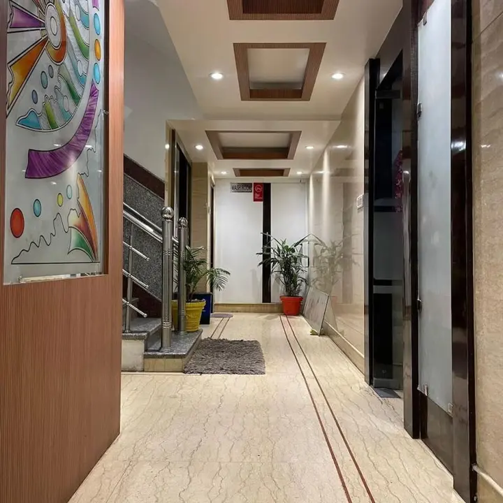 Катра: Hotel Galaxy