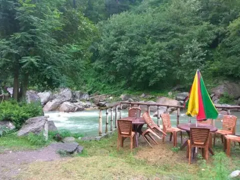 Гушайни: Sun N Sky Tirthan Valley