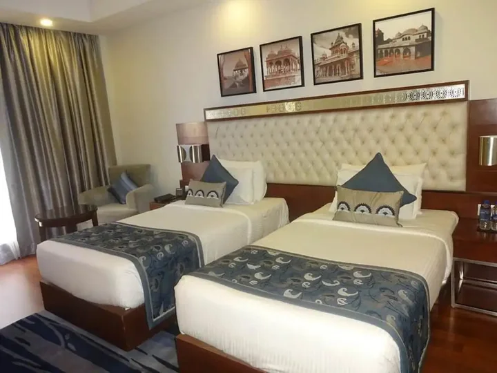 Шахджаханпур: The Lal Vilas Hotel & Resort