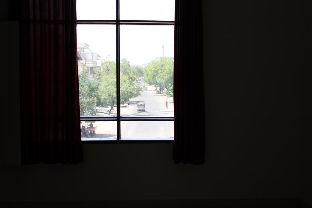 Джайпур: Hotel Crown Plaza