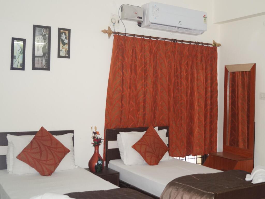 Hotel NirmalVilla Cherry Service Apartment — фото 1