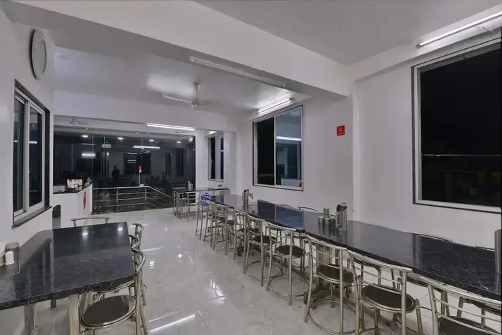 Мохали: Hotel Royal